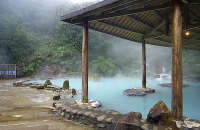 体验不一样的寒地温泉