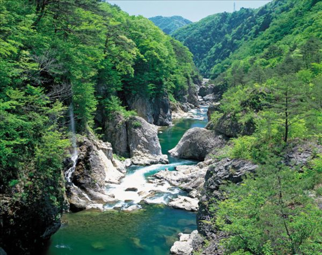  双人报价-安吉龙王山漂流自驾2日游>宿安吉大年初一风景度假村 恒温