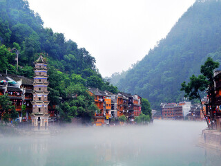 到凤凰古城旅游旅行团_去凤凰古城旅游报团_去凤凰古城旅游团队