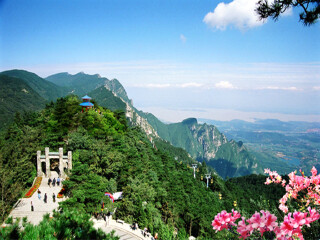 江西廬山旅游價(jià)格多少跟團(tuán)_特價(jià)江西廬山游_江西廬山九月旅游
