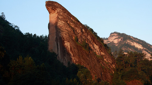 鹰嘴岩