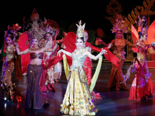 曼谷,芭提雅,普吉的人妖秀各有什么特点?哪个更好?