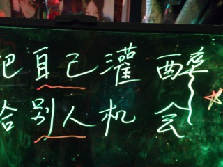 凤凰古城旅游报团价格_凤凰古城落地签_9月份凤凰古城游价格