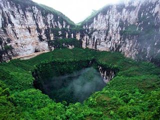 恩施土司城,奉节天坑地缝,白帝城,三峡全景四日游>全网独家避暑产品!