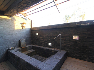  北京美神宫温泉城堡酒店自驾2日游>宿私汤露天典雅客房