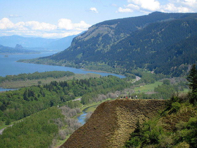 river gorge)风景区位于落基山脉的美国第四大河流哥伦比亚河在俄勒冈