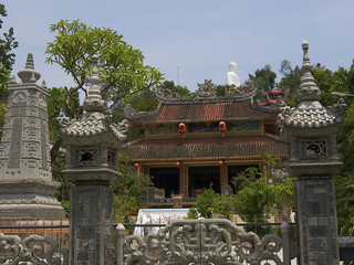 芽庄龙山寺