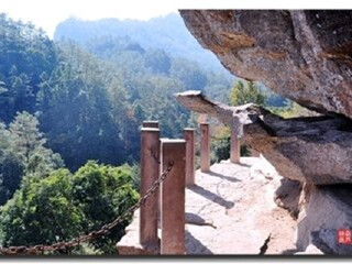 早餐后,游览武夷山主打景观―虎啸岩景区(约2.