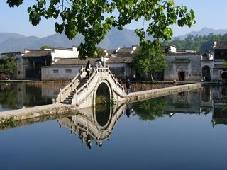 补充协议在行程后面,请组团社让客人签上,谢谢)徽州文化游——中餐后