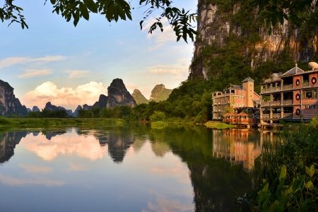 南宁-德天瀑布-北海银滩6日游 牛明星,住明仕山