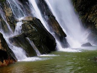 天柱山山花烂漫-天柱大峡谷-石牛古洞2日游>特价仅16日,23日两班