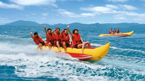 <海南三亚双飞6日游>5晚连住一线海边酒店丽景海湾,赠深潜香蕉船,摩托艇,冲浪板,海鲜火锅 奔跑吧暑价__出发_途牛