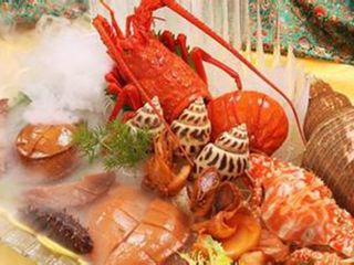 三亚国际饭店美食3日游>享用"百道任点海鲜大餐"