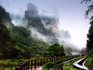 湖南鳳凰古城旅游組團(tuán)_湖南鳳凰古城九月旅游_2021年湖南鳳凰古城旅游團(tuán)報(bào)價(jià)