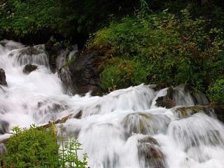 悬泉飞瀑