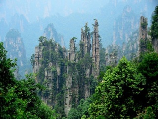 张家界旅行团自由行_张家界旅游的报价_张家界旅游需要多少费用