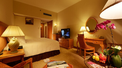 <成都-九寨沟-黄龙-峨眉山-乐山双飞8日游