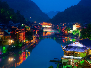 鳳凰古城旅游團(tuán)報(bào)價(jià)自由行_到鳳凰古城旅游報(bào)團(tuán)價(jià)格_去鳳凰古城旅游多少錢