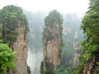 跟團(tuán)張家界天門山玻璃棧道旅游價格表_張家界天門山玻璃棧道游特價團(tuán)_去張家界天門山玻璃棧道游要多少錢