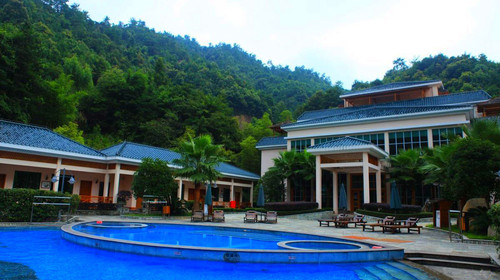  连州大东山风景区-泡大东山温泉2日游>住温泉森林别墅房