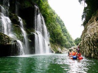 组团去凤凰古城_凤凰古城游跟团多少钱_凤凰古城旅游双飞价格