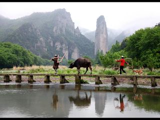 朱潭山