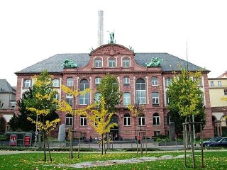 00前往海德堡市区游览,秀美的海德堡是内卡河畔的 文化古城和 大学城