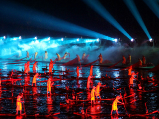 桂林旅游價(jià)格多少跟團(tuán)_桂林旅游跟團(tuán)需多少錢(qián)_桂林旅游多少錢(qián)一個(gè)人
