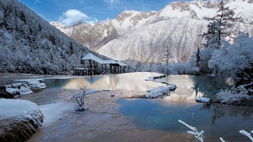 黄龙雪景