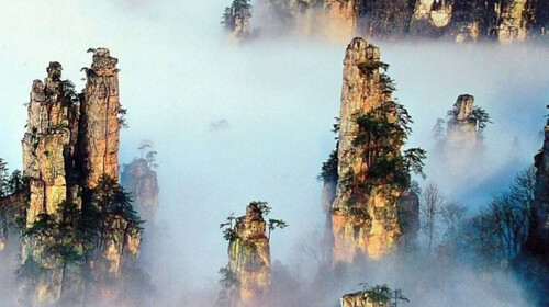 <张家界-张家界大峡谷-黄龙洞-凤凰古城双卧6日游