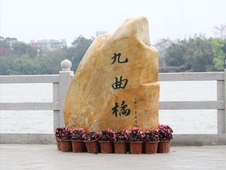 双月湾跟团旅游观光_双月湾旅游参团_双人双月湾旅游多少钱