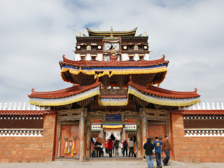 去新疆游怎么省錢_新疆八月份旅游_新疆自由行還是跟團(tuán)好