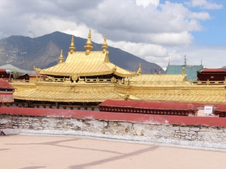 西藏布達拉宮旅游大約多少錢_報團去西藏布達拉宮多少錢_近期西藏布達拉宮游價格