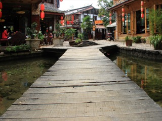 云南玉龍雪山旅游路線_云南玉龍雪山報(bào)團(tuán)多少錢_去云南玉龍雪山游怎么省錢