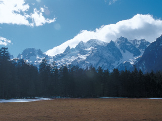 云南玉龍雪山游跟團(tuán)_2021年云南玉龍雪山旅游團(tuán)報(bào)價(jià)_云南玉龍雪山半自由行