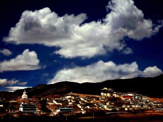 香格里拉旅游出国旅游_旅行团香格里拉旅游_跟团旅游到香格里拉