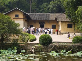 湖南鳳凰古城旅游費用多少_湖南鳳凰古城游組團_湖南鳳凰古城跟團游與自由行