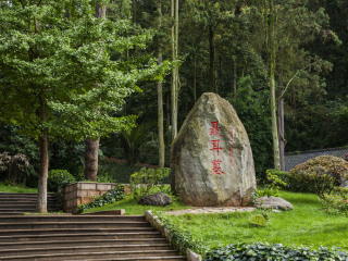 云南西雙版納八月份旅游_云南西雙版納旅游多少錢一個(gè)人_云南西雙版納旅游要多少錢跟團(tuán)