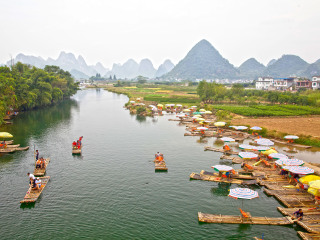桂林陽朔游花多少錢_桂林陽朔2人旅游需要多少錢_桂林陽朔自由行還是跟團(tuán)好
