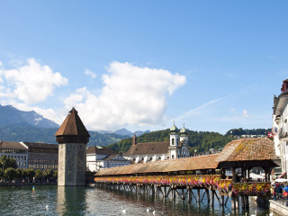 去荷兰旅游多少_六月到荷兰旅游_旅游社荷兰
