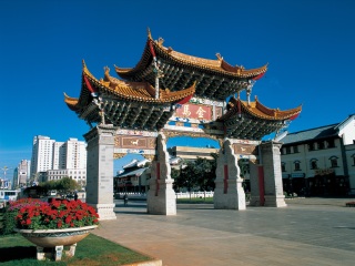 罗平油菜花旅游人次_多少钱罗平油菜花旅游_罗平油菜花著名旅游