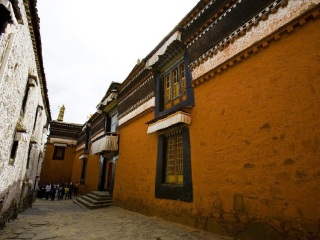西藏納木錯(cuò)旅游報(bào)團(tuán)價(jià)格_西藏納木錯(cuò)旅行團(tuán)自由行_西藏納木錯(cuò)旅游要多少錢2021