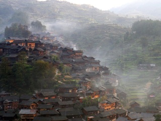 貴州旅游費(fèi)用_現(xiàn)在去貴州旅游多少錢(qián)_貴州九月旅游