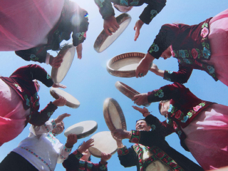 新疆旅游團(tuán)報(bào)價(jià)2021_新疆旅游多少錢(qián)一個(gè)人_新疆游組團(tuán)