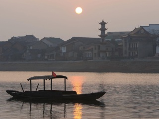 到凤凰古城的旅游费用_到凤凰古城旅游多少钱_去凤凰古城报团旅游