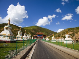 春节前去稻城亚丁旅游团_稻城亚丁几月份适合旅游_稻城亚丁旅游签证