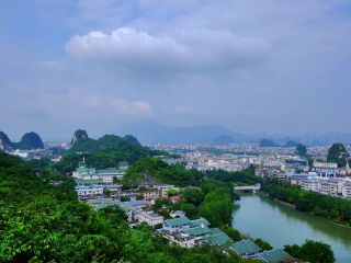 深圳到桂林旅游報(bào)價(jià)_桂林游特價(jià)團(tuán)_桂林旅游花費(fèi)一般多少