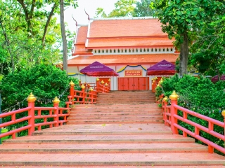 泰國清邁旅游團(tuán)報(bào)價(jià)自由行_去泰國清邁旅游多少錢_泰國清邁自由游價(jià)格多少