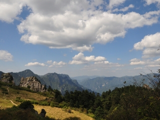 重慶跟團(tuán)游與自由行_重慶旅游幾月份最便宜_重慶幾月份適合旅游