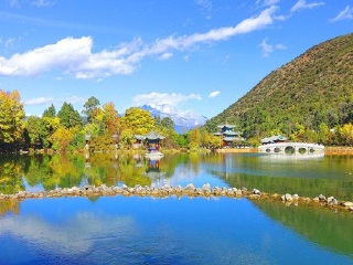 以往國(guó)慶云南麗江游價(jià)格_云南麗江旅游團(tuán)報(bào)價(jià)2021_去云南麗江游怎么省錢